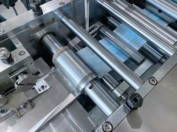 Jednorazowa włókninowa chirurgiczna maszyna do produkcji masek na twarz dostawca